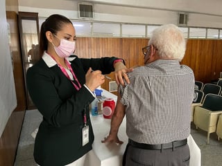 En unos días se espera que llegue un segundo cargamento de vacunas contra la influenza a la Región Lagunera de Coahuila. Como cada año se privilegiará a los grupos de riesgo. (EL SIGLO DE TORREÓN)