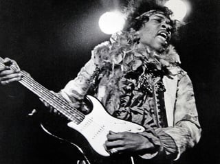 Hendrix era musicalmente empírico, esto significa que no tenía estudios clásicos serios sobre teoría musical. (ESPECIAL)
