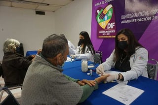 El personal de la Jurisdicción realizó chequeo médico a 70 adultos mayores que están monitoreados por el DIF Matamoros. (EL SIGLO DE TORREÓN) 
