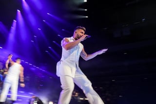 Enrique Iglesias y Ricky Martin, culminaron su histórica gira coestelar ante un público abarrotado el pasado sábado en la noche en el Honda Center de Anaheim, California.
