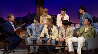 Este martes los integrantes de BTS visitaron el programa de The Late Late Show wth James Corden, en donde RM aprovechó el momento para cuestionar al conductor sobre los comentarios que lanzó en contra del ARMY, como se denominan las fans de la boyband. (CORTESÍA) 
