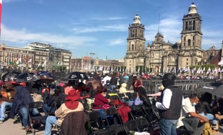 Esta mañana de miércoles comenzaron a llegar al Zócalo de la Ciudad de México, los primeros asistentes a escuchar el informe de actividades del presidente Andrés Manuel López Obrador al cumplir tres años de gobierno. (ESPECIAL) 