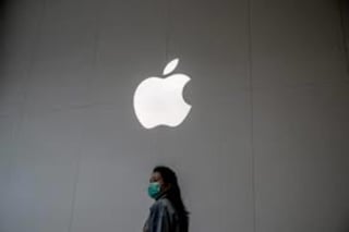 El gigante tecnológico Apple anunció el martes que presentó una demanda en contra de la empresa israelí NSO Group, en un intento por impedir que la compañía de hackers a sueldo más famosa del mundo pueda vulnerar los productos de Apple, como el iPhone. (ESPECIAL) 