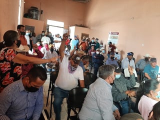 Ejidatarios de La Goma han sostenido reuniones con las autoridades estatales y el senador Gabriel García sobre Agua Saludable. (DIANA GONZÁLEZ)
