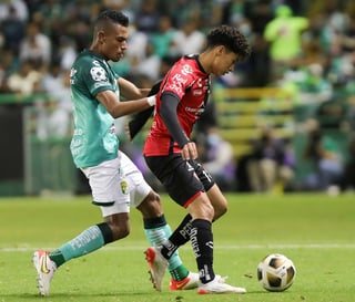 Un partido entretenido sostuvieron los equipos en el Bajío, en una guerra sin cuartel en los primeros 90 minutos de la gran final de la Liga MX.