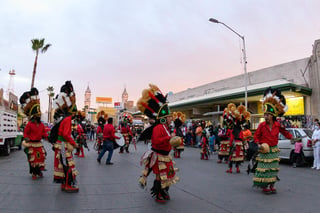 Los recorridos iniciaron desde las 08:00 horas, arrancando en la Alameda Zaragoza por la avenida Juárez hasta la iglesia de Guadalupe del Centro de Torreón. (JORGE MARTÍNEZ)