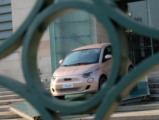 General Motors y Chrysler, que ahora es Stellantis, que se unió con Fiat y con Peugeot, reconvertirán sus plantas de combustión interna, de modo que pasarán a ser de vehículos eléctricos. (EFE)