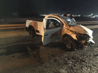El conductor de una camioneta resultó con severas lesiones, luego de sufrir un aparatoso accidente mientras circulaba por la carretera Monterrey – Saltillo.