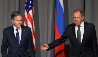 El secretario estadounidense de Estado, Antony Blinken, le insistió este martes a su homólogo ruso, Serguéi Lavrov, en la importancia de continuar la vía diplomática para rebajar la tensión sobre Ucrania. (ARCHIVO) 