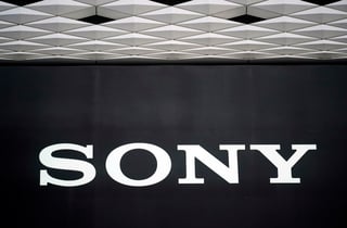 La multinacional tecnológica japonesa Sony se desplomó más de un 9 % en la apertura de la bolsa de Tokio, horas después de que la estadounidense Microsoft anunciara la compra de la empresa de videojuegos Activision Blizzard. (ARCHIVO)