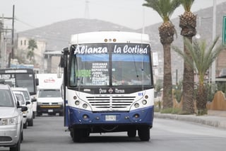 Por el momento el municipio de Torreón aún no contempla alzas en el pasaje público, así lo informó el alcalde Román Alberto Cepeda.