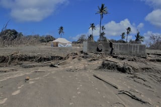 Casi todos los agricultores de Tonga, un país en el que el 86 % de las personas trabaja en este sector, se han visto afectados por la erupción volcánica del pasado 15 de enero, alertó la Organización de las Naciones Unidas para la Agricultura y la Alimentación (FAO). (ARCHIVO) 