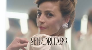 Señorita 89 es un sofisticado thriller dramático de la visionaria Lucía Puenzo (La Jauría) y está ambientado en el glamour del México de los años 80. (CORTESÍA)