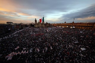 Presidente ofreció mensaje en el Zócalo de la Ciudad de México ante más de 250 mil personas. (ARCHIVO)