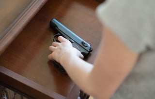 El menor encontró el arma, que sería de su padre, en el asiento trasero del automóvil (ESPECIAL) 