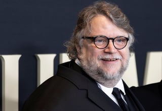 Va Del Toro por todo. La película, El callejón de las almas perdidas, recibió cuatro nominaciones a los premios Oscar 2022.  (ARCHIVO)