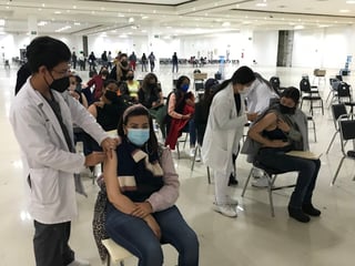 Un total de 47 mil 539 profesores se han vacunado en el estado de Coahuila con el refuerzo antiCOVID. (EL SIGLO DE TORREÓN)