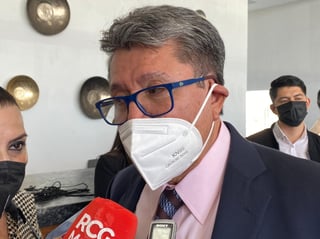 Monreal Ávila estuvo este lunes de visita en La Laguna y dijo que no va a contradecir la expresión del presidente Andrés Manuel López Obrador de “abrazos, no balazos”. (ANGÉLICA SANDOVAL)