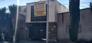 En la calle Francisco Zarco, entre Belisario Domínguez y Donato Guerra, en un sector meramente residencial, apareció esta lona.