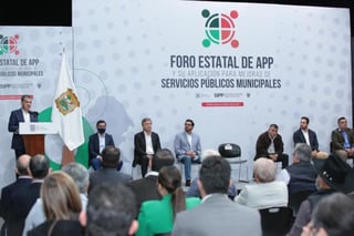 Riquelme recordó que como alcalde de Torreón implementó este mecanismo en el alumbrado público con resultados exitosos.