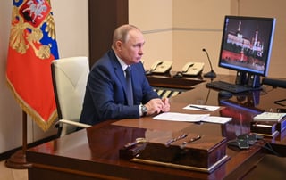 En una conversación telefónica con su gran aliado, el líder bielorruso, Alexandr Lukashenko, Putin aseguró este viernes que las tareas de la campaña militar que lanzó el pasado 28 de febrero 'se cumplen y se cumplirán totalmente', según el comunicado emitido por el Kremlin. (ARCHIVO) 