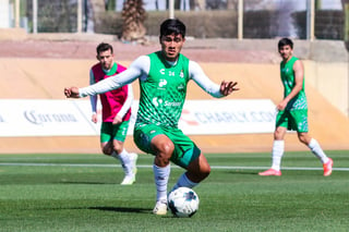 Diego Medina debutó con la playera albiverde en la Liga MX el pasado 23 de enero, en el compromiso frente a Necaxa, luego de complementar su proceso de formación con la Jaiba Brava del Tampico Madero (CORTESÍA CSL) 