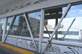 Siguen reportándose daños en la infraestructura del proyecto Metrobús Laguna, aún no se anuncia un Plan de Mantenimiento.
