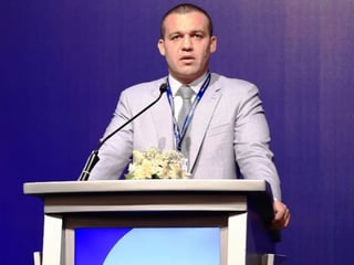 Ruso Umar Kremlev es reelecto como presidente de la Asociación Internacional de Boxeo