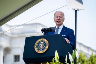 Biden ha instado a los legisladores a que aprueben leyes para que los compradores de armas pasen por un control de antecedentes penales. (ARCHIVO)