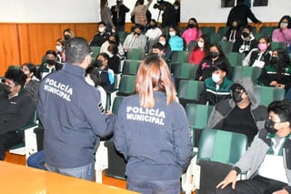 Policía Escolar prepara un programa para enseñar a los estudiantes prevención de delitos en Monclova
