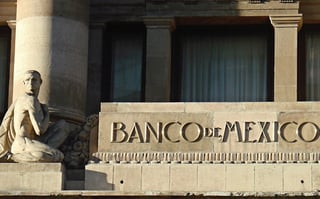 Los ajustes en la política monetaria del Banco de México (Banxico) repercuten más en aquellas entidades federativas cuya deuda es elevada. (ESPECIAL)