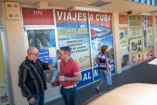 El Gobierno del demócrata Biden anunció el lunes el levantamiento de las restricciones a los vuelos comerciales a Cuba. (ARCHIVO)