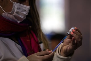 Otras vacunas que actualmente están en sus últimos trámites para ser aprobadas por la OMS. (ARCHIVO)