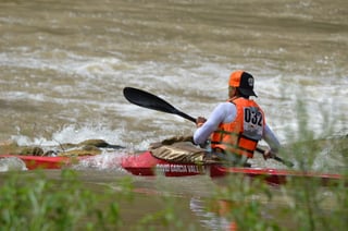 Laguneros volverán a poner a prueba sus habilidades sobre el kayak, en el cauce del 'Padre Nazas'.