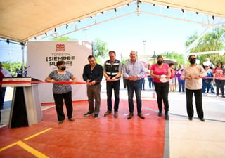 Autoridades de Torreón entregan plaza en la colonia Rincón Los Nogales de Torreón.