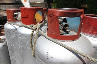 En los municipios de Mezquital, Pueblo Nuevo y San Dimas el cilindro de gas cuesta 813.60 pesos. (EL SIGLO DE TORREÓN)