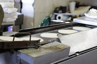 En lo que va del año, el precio de la tortilla se ha incrementado entre uno y dos pesos. (EL SIGLO DE TORREÓN)
