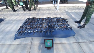 Más de 200 armas de fuego fueron destruidas por el método de corte, informaron autoridades de seguridad en el estado de Durango. (EL SIGLO DE TORREÓN)