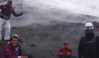 Mujer alpinista cae de una barranca en el volcán Popocatépetl