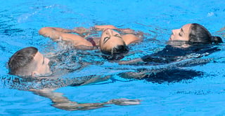 Doctor asegura que Anita Álvarez debería dejar la natación tras desmayo