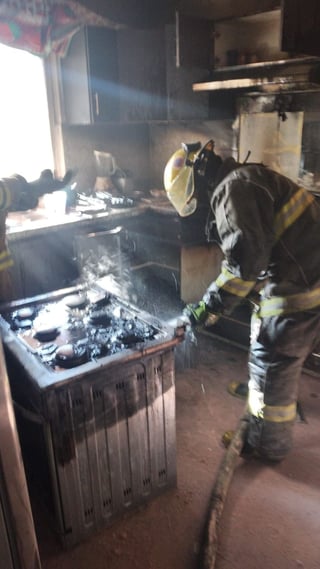 Una mujer indicó que desde hacía días percibía un olor a gas cerca de la estufa, hasta que finalmente se suscitó el incendio.
