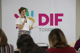 En la junta participó Selina Bremer de Cepeda, presidenta honoraria del DIF Torreón. (EL SIGLO DE TORREÓN)