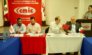 Ratifica la Secretaría de Economía de Coahuila convenio con la CMIC para brindar información. (EL SIGLO DE TORREÓN)