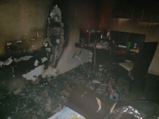 Las llamas consumieron la sala comedor de la vivienda, los bomberos lograron sofocar el siniestro en menos de 15 minutos.