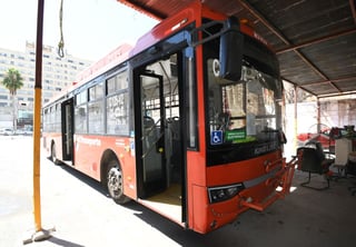Hoy se mostraron algunas unidades de prueba del Metrobús. (FERNANDO COMPEÁN)