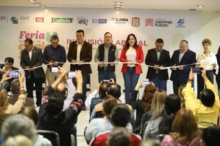 La Feria fue inaugurada dentro de la estrategia social Mejora, por el secretario Manolo Jiménez. (EL SIGLO DE TORREÓN)