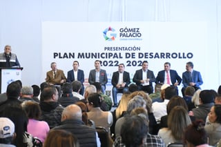 En Gómez Palacio se presentó el Plan Municipal de Desarrollo, el cual contempla 125 programas para aplicarse en seis ejes. (FERNÁNDO COMPEÁN / EL SIGLO DE TORREÓN)