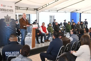 Con una inversión de 3.2 millones de pesos, el Municipio de Torreón entregó 10 motocicletas para la Policía. (FERNÁNDO COMPEÁN / EL SIGLO DE TORREÓN)