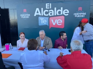 El alcalde de Torreón presidió la segunda audiencia pública, que se realizó nuevamente en la explanada de la presidencia.