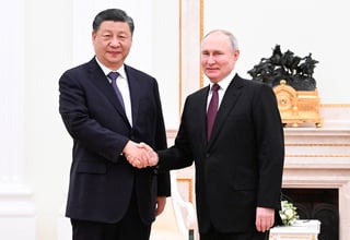 Moscú también prometió a Pekín el suministro ininterrumpido de hidrocarburos para saciar las necesidades de su economía. (ARCHIVO)